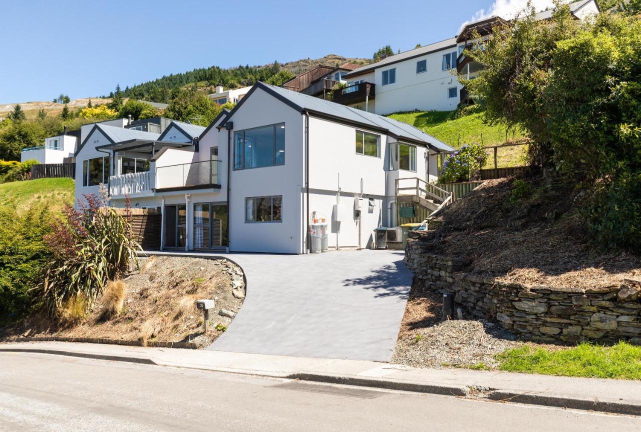 Lovely Marina Views And Sunny Balcony Queenstown Exterior photo